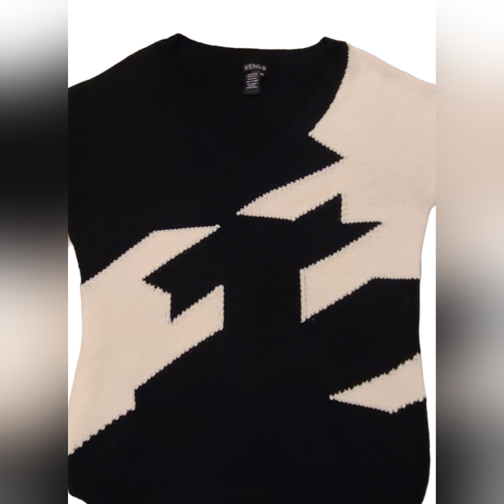 Venus size XL black/white sweater - Picture 6 of 13